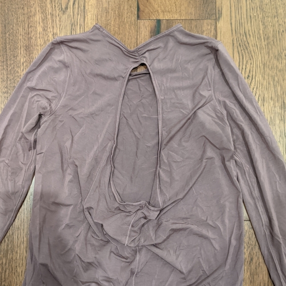 Lululemon Timeless Twist Long Sleeve - Picture 6 of 8